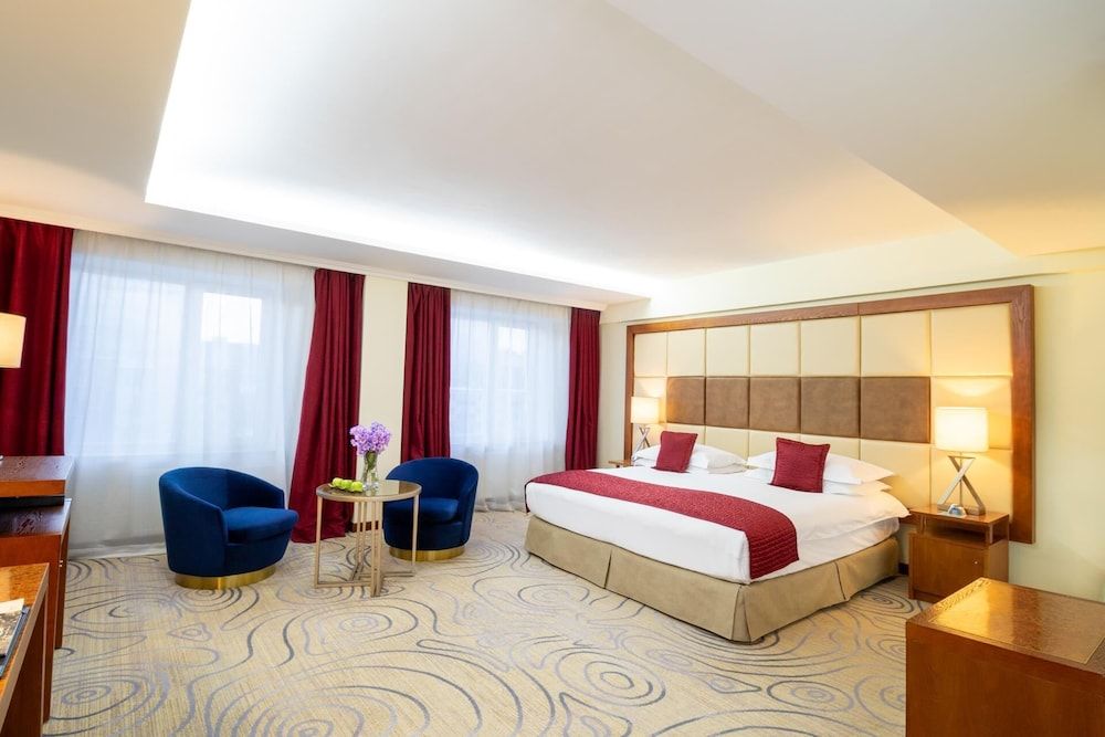 Deluxe Room with King Bed