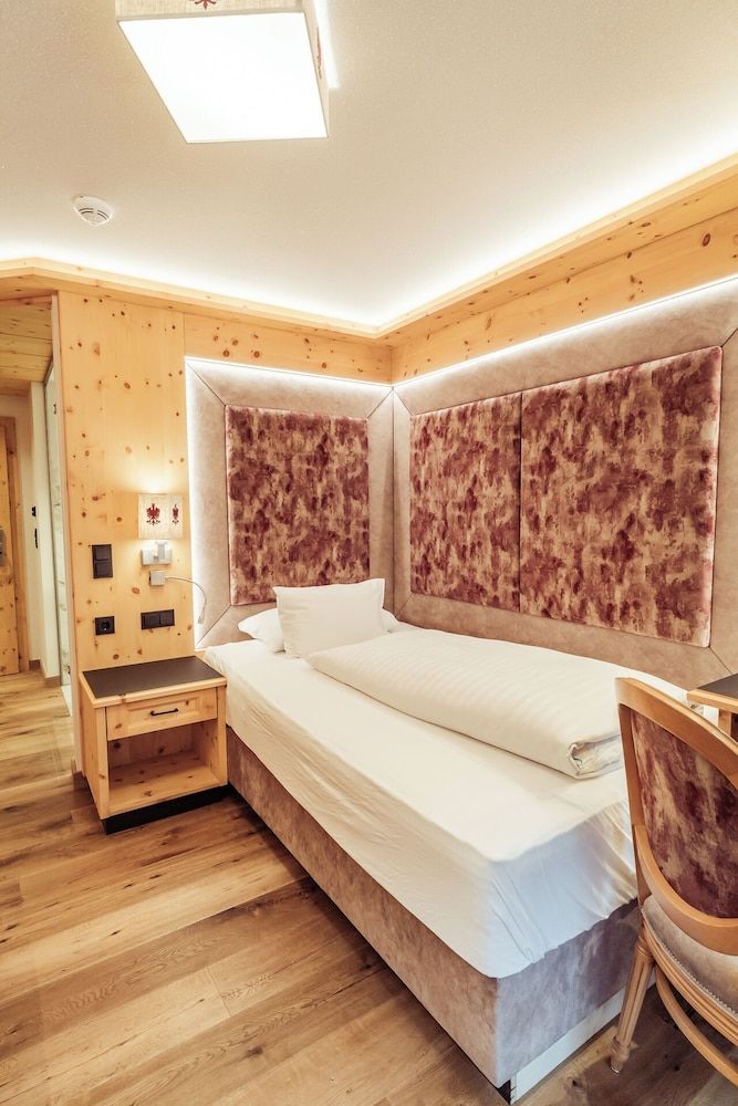 Hotel Neuhintertux Standard Single Room 6