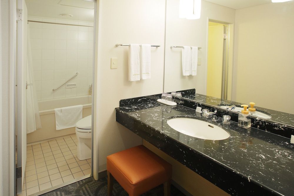 Twin Room (Standard Floor), Smoking