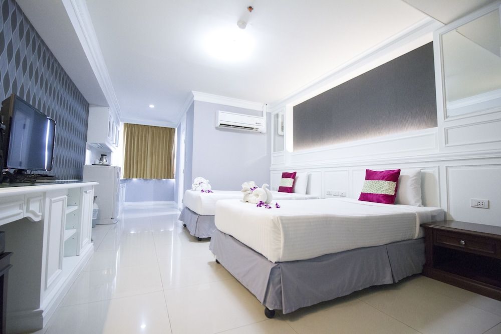 Convenient Park Bangkok Hotel Deluxe Room 3
