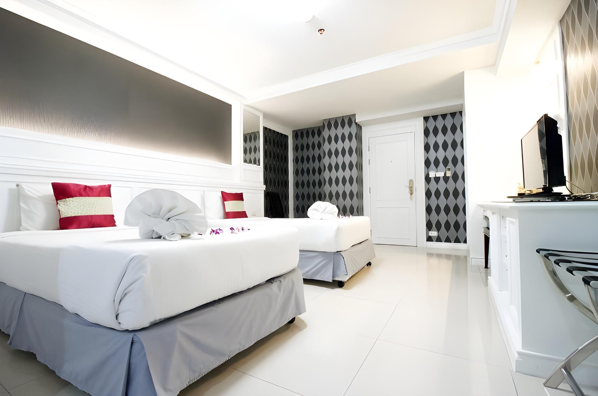 Convenient Park Bangkok Hotel Deluxe Room 4