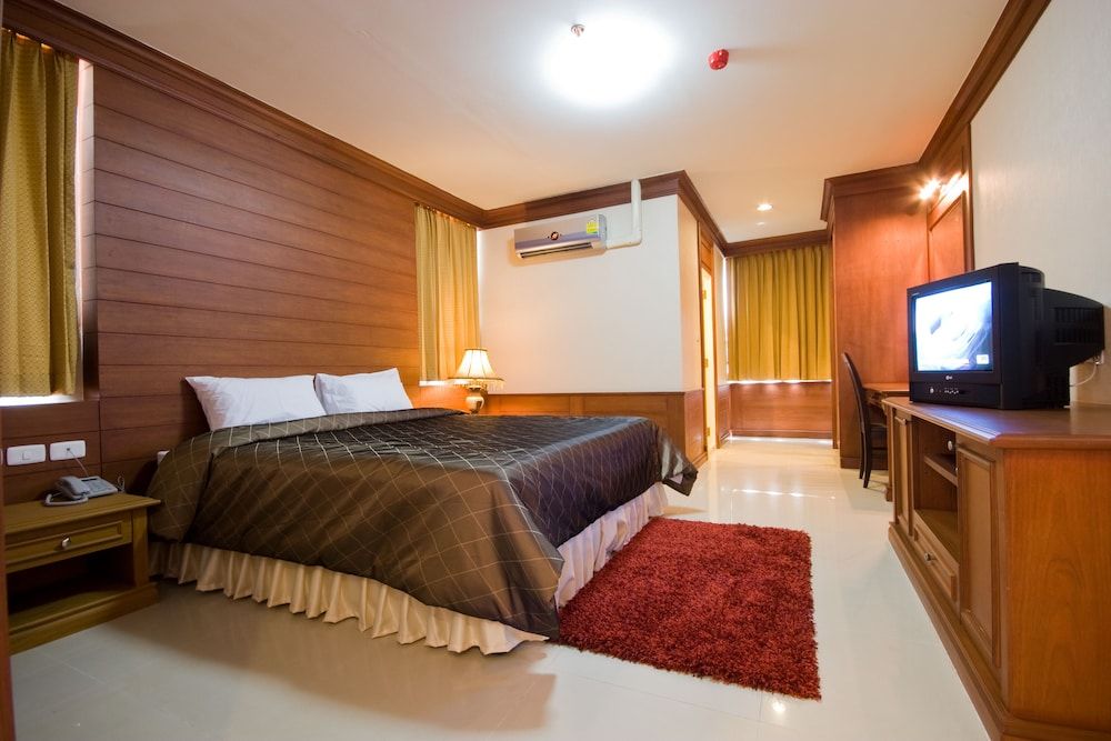 undefined Convenient Park Bangkok Hotel 4