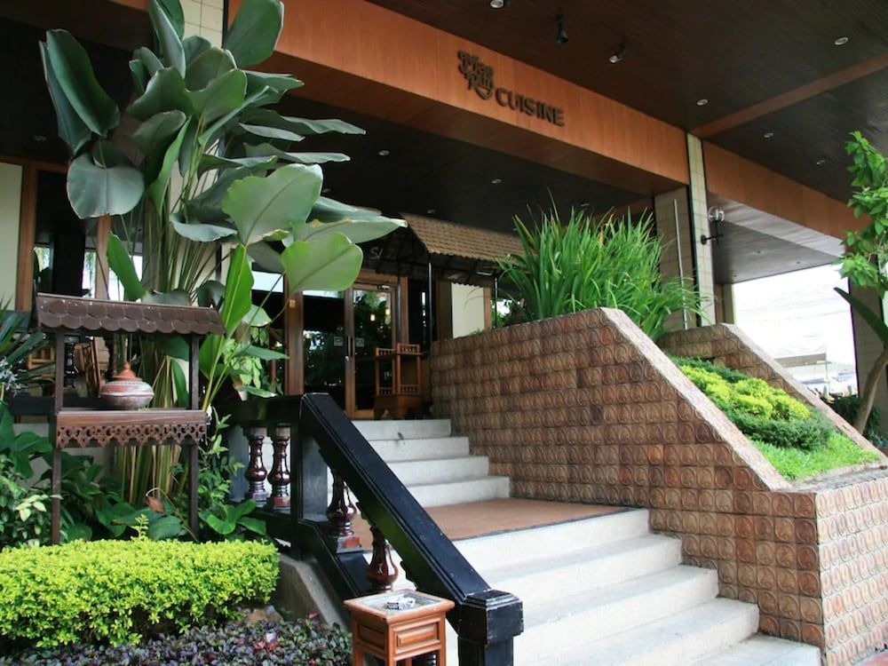 undefined Chiang Mai Orchid Hotel 2