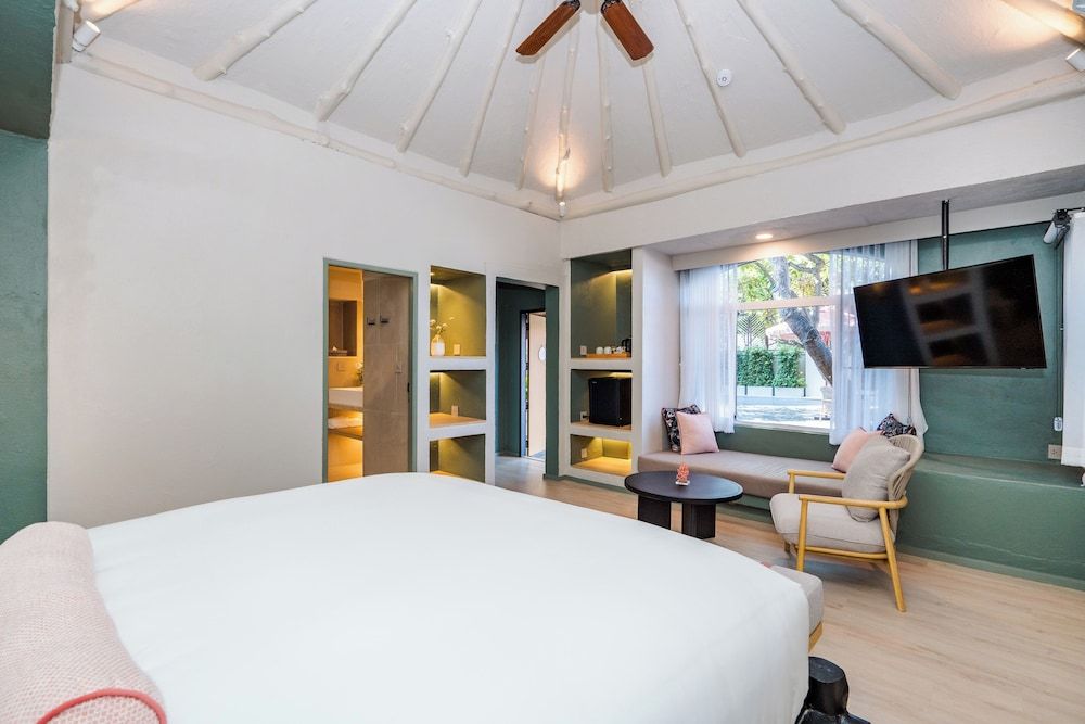 Davinia Resort Hua Hin Room (Pool Side Partial Sea View)