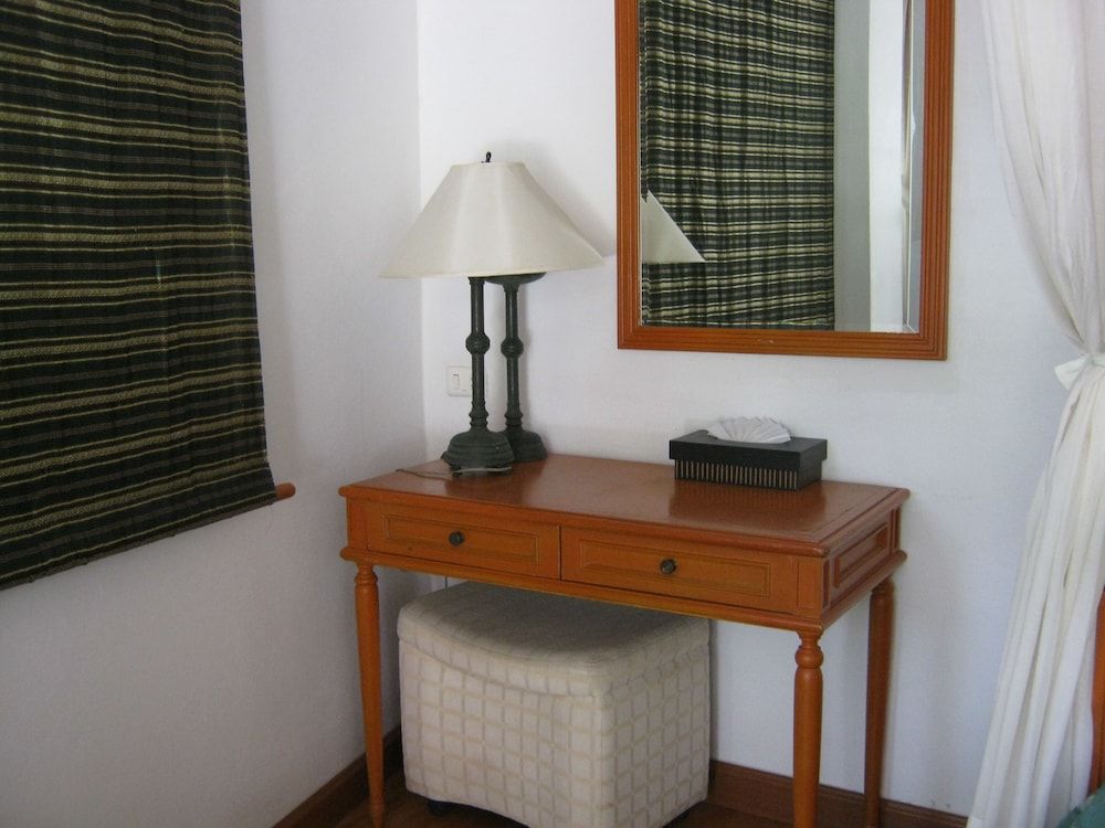 Orchid Hotel and Spa Standard Room, Mountain View 9