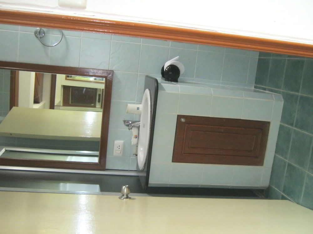 Orchid Hotel and Spa Standard Room, Mountain View 7