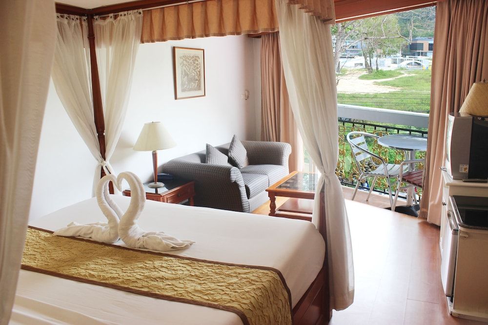 Orchid Hotel and Spa Standard Room, Mountain View 3