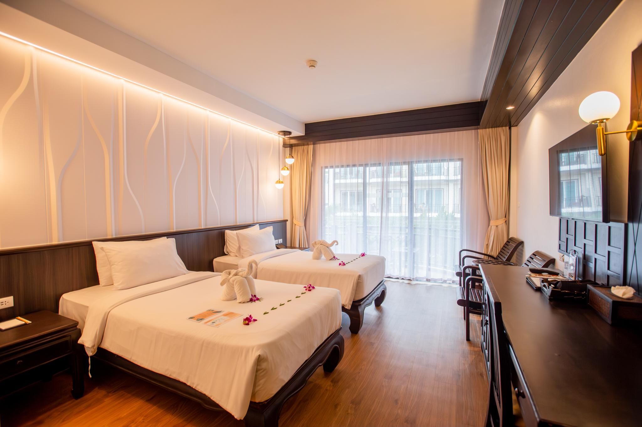 Deluxe Double or Twin Room with Pool View