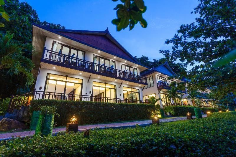 P. P. Erawan Palms Resort