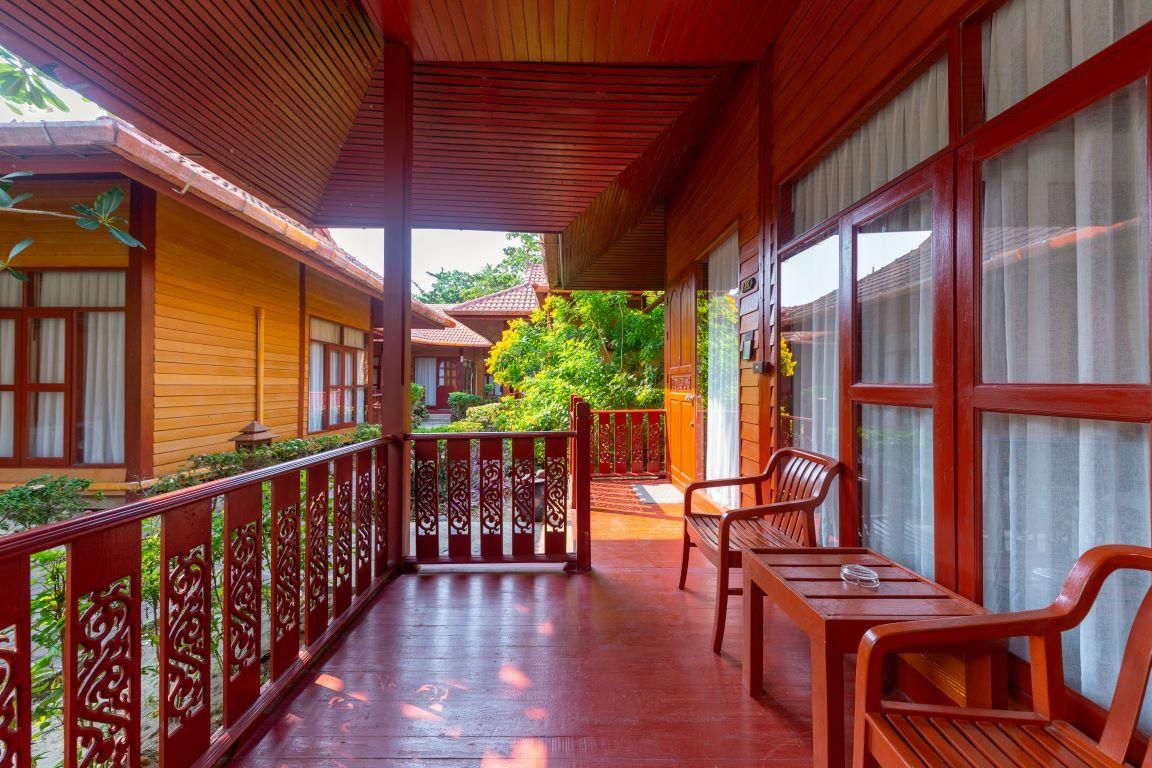 Superior Bungalow Garden View