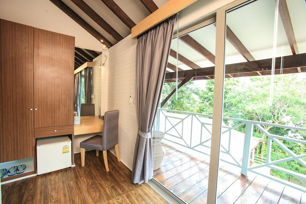 Phi Phi Natural Resort Superior Room 11