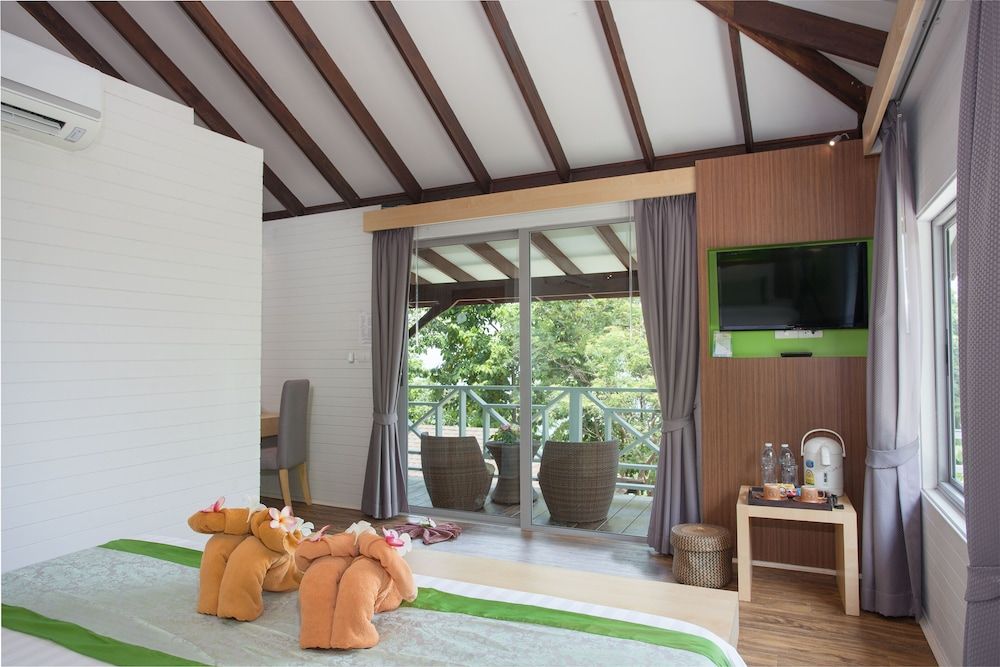 Phi Phi Natural Resort Superior Room 12
