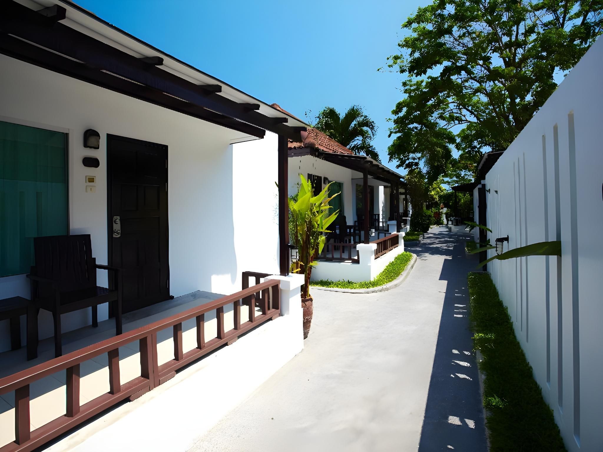 undefined Chaweng Cove Beach Resort 4