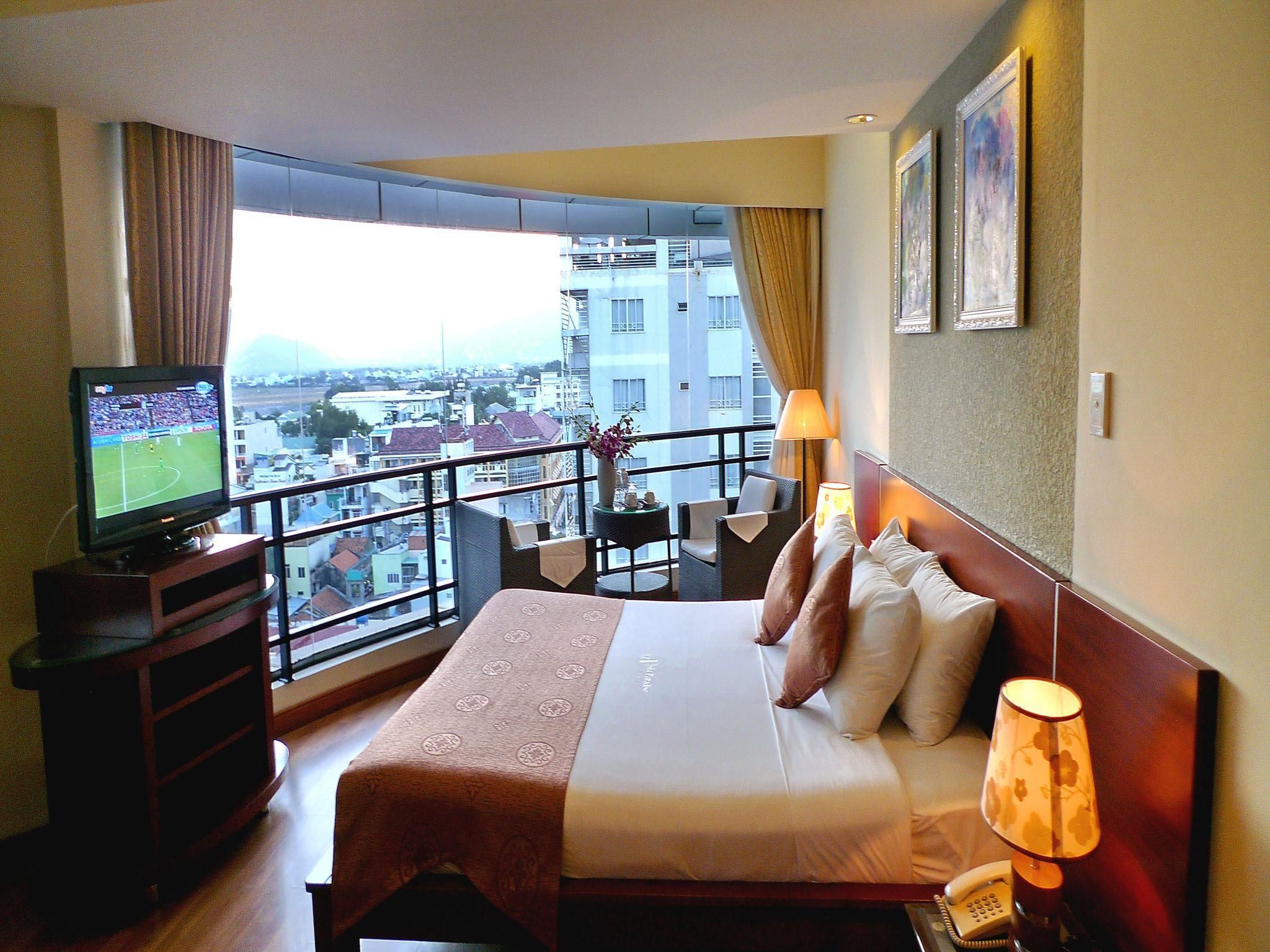 Deluxe City View Double Bed