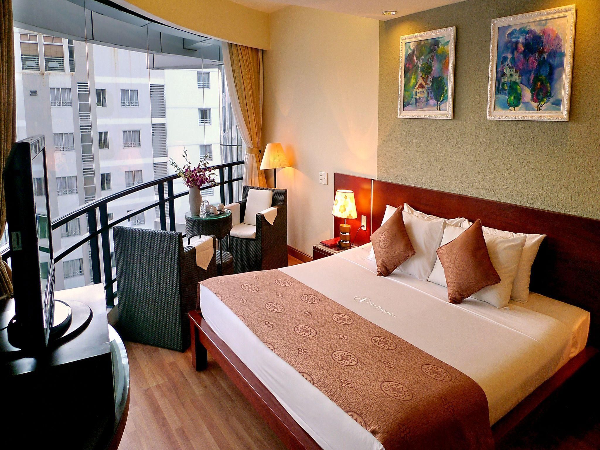 Deluxe City View Double Bed