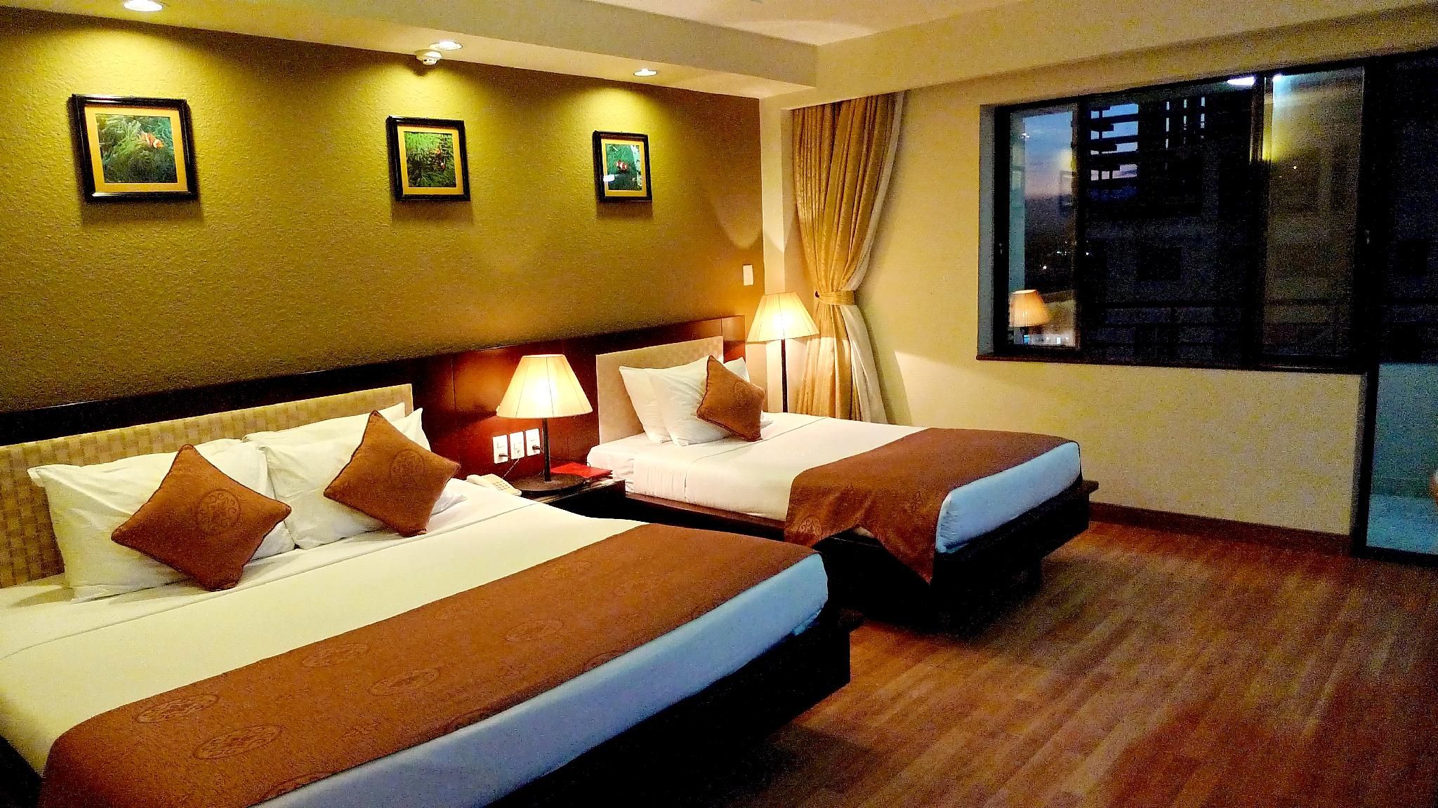 Superior Triple City View Room