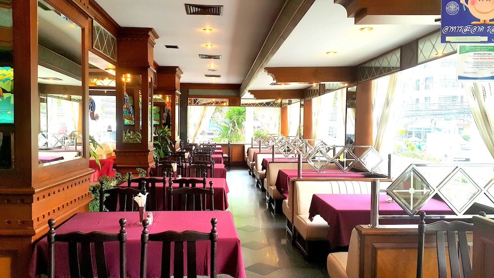 undefined Caesar Palace Hotel 5