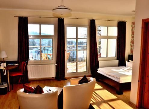 Kulturhotel Kaiserhof Comfort Double Room with Balcony 3