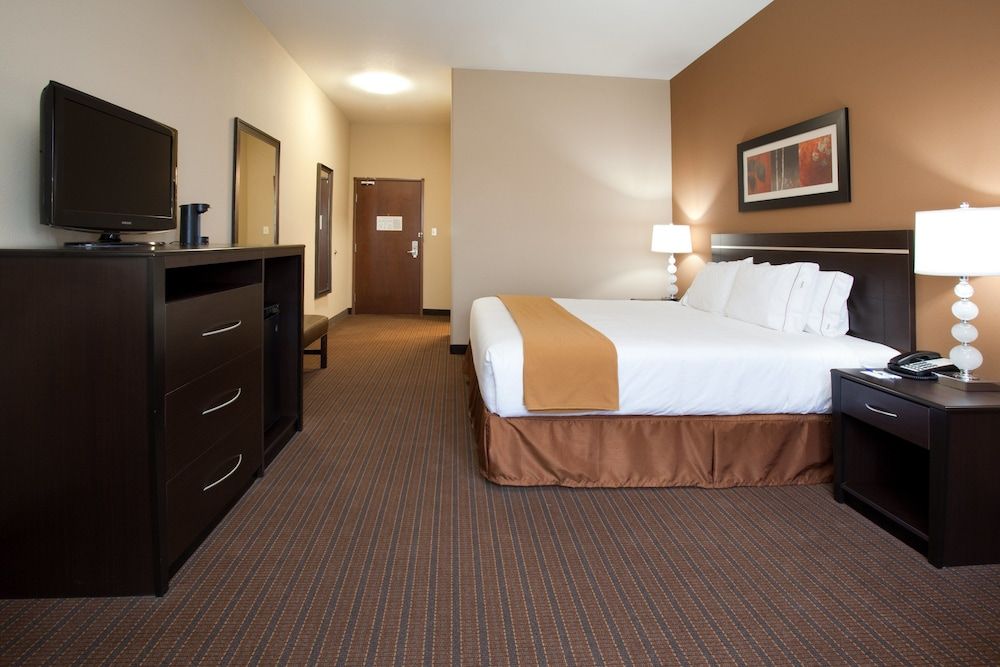 Standard Room, 1 King Bed (Pet Friendly)