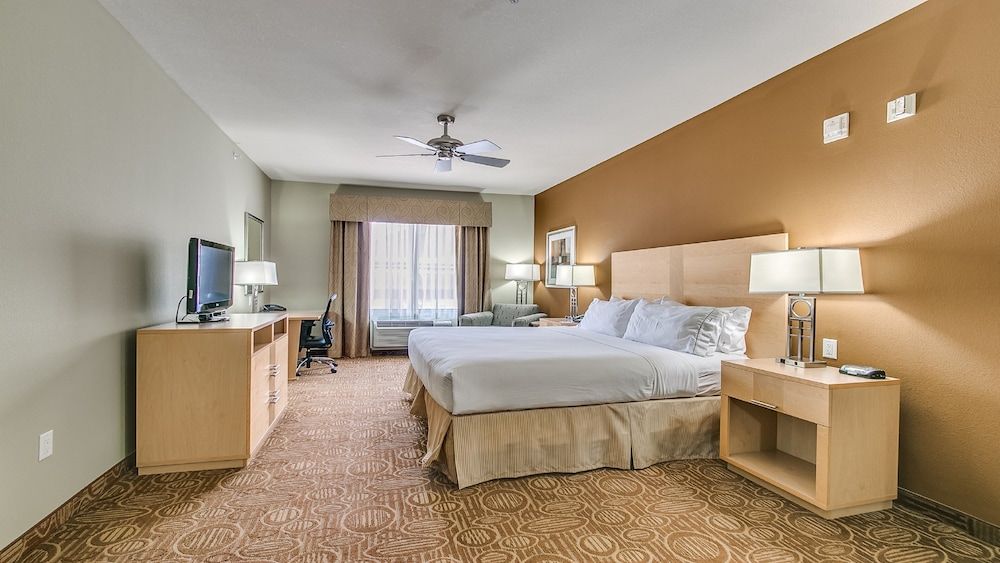 Standard Room, 1 King Bed, Accessible