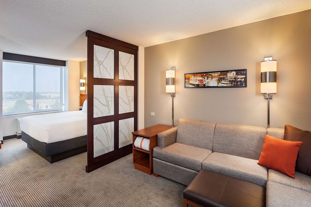 Room, 1 King Bed (High Floor)