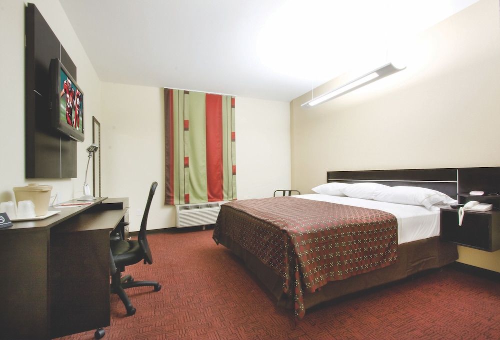 Suite, 1 King Bed, Non Smoking, Kitchen