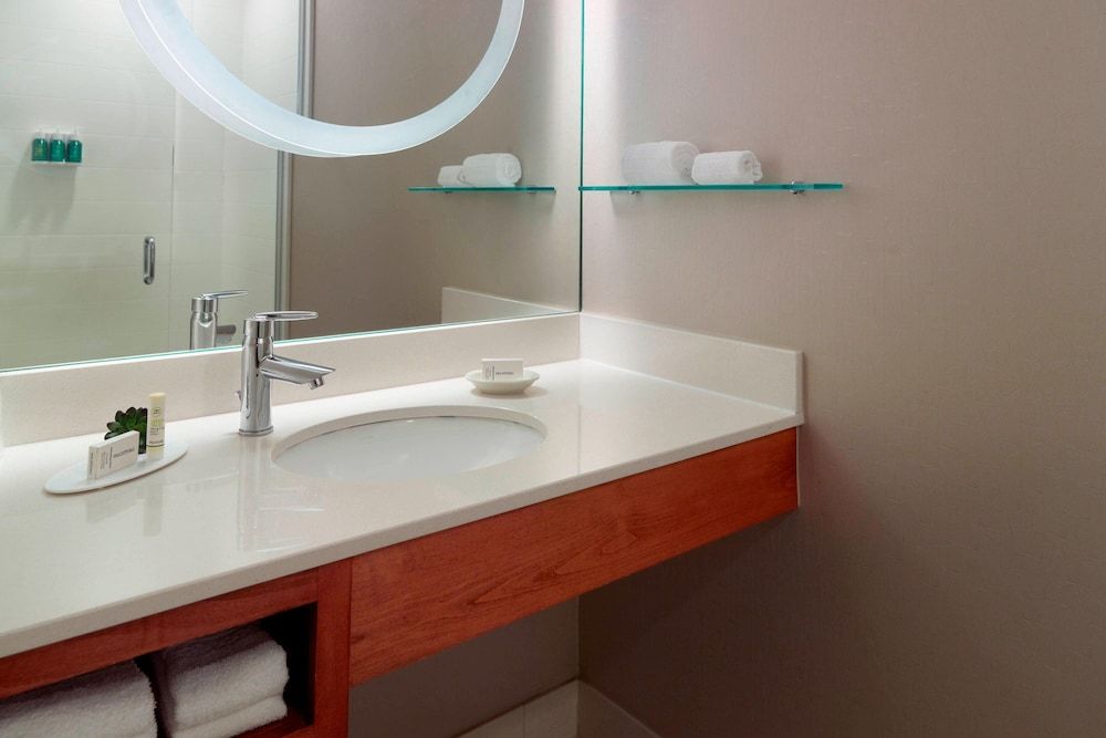 SpringHill Suites by Marriott Atlanta Airport Gateway Suite, 1 King Bed with Sofa bed 7