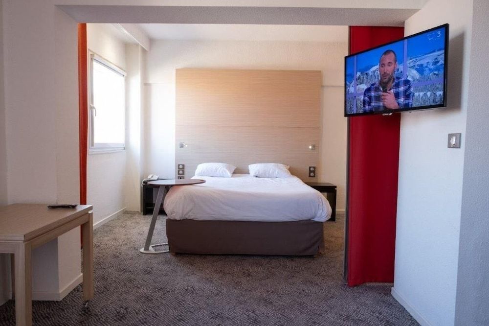 Standard Suite, Multiple Beds