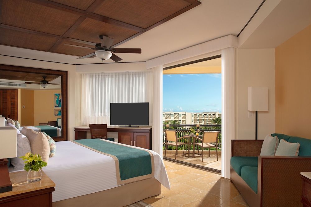 Preferred Club Ocean View King Bed