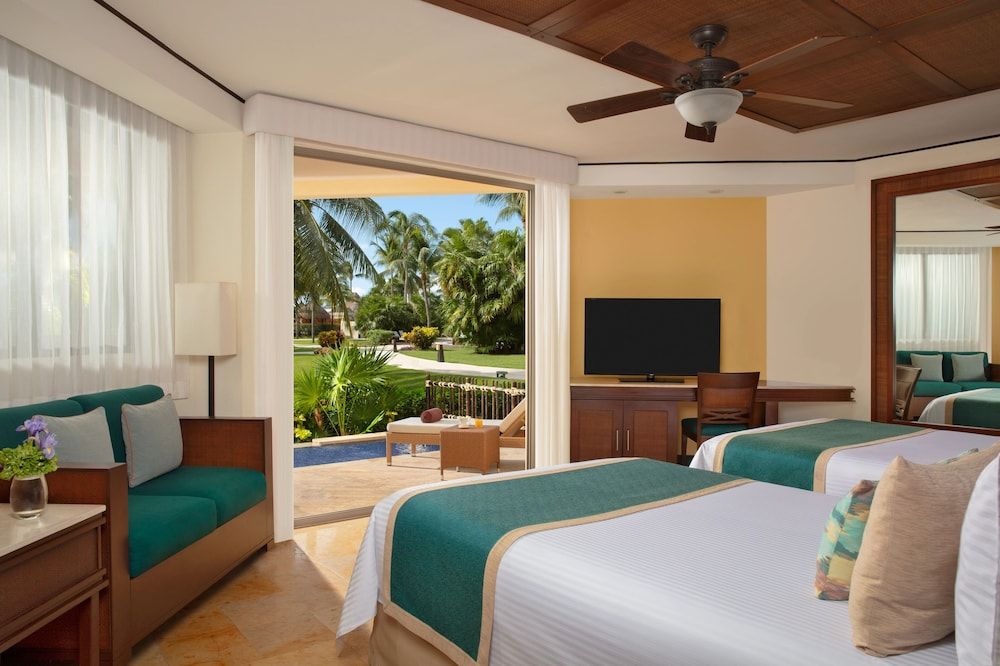 Premium Deluxe with Plunge Pool Double Beds
