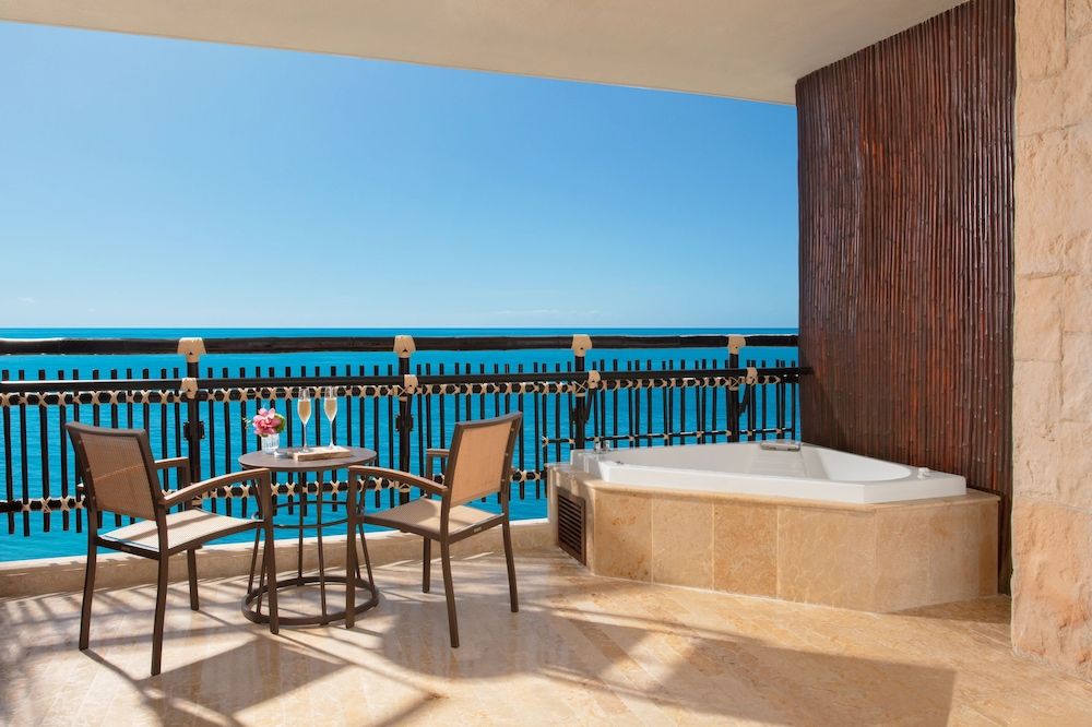 Preferred Club Ocean Front Honeymoon Suite