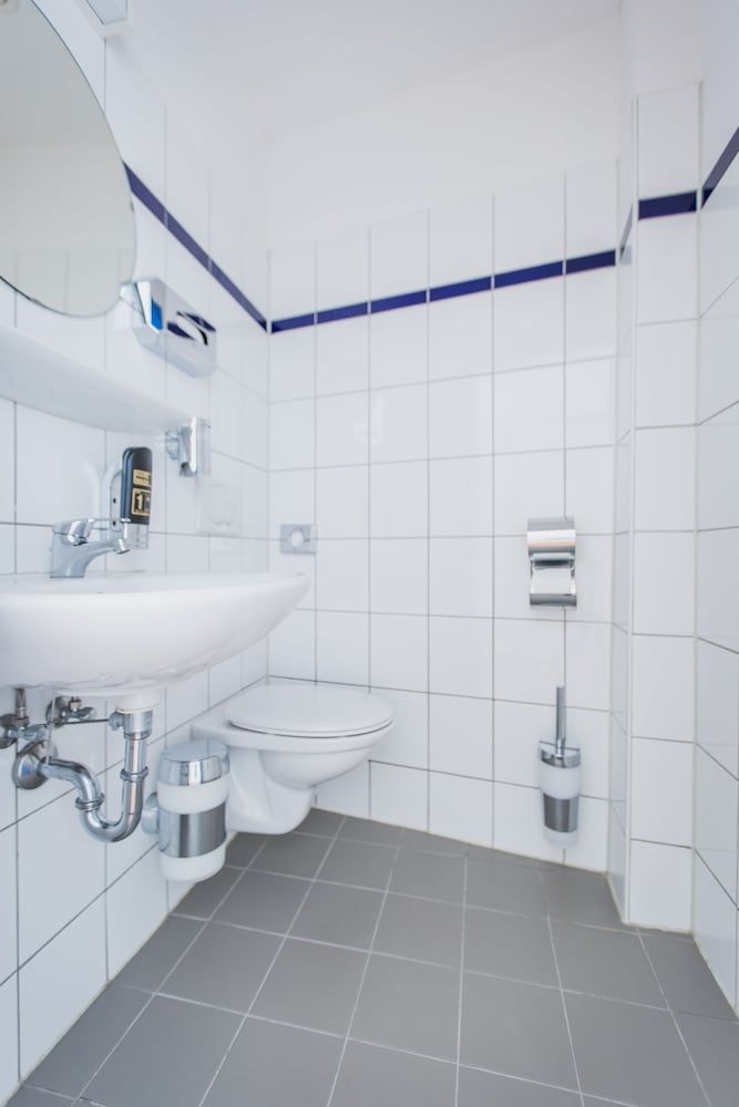 a&o Köln Neumarkt Six-Bed Room 5