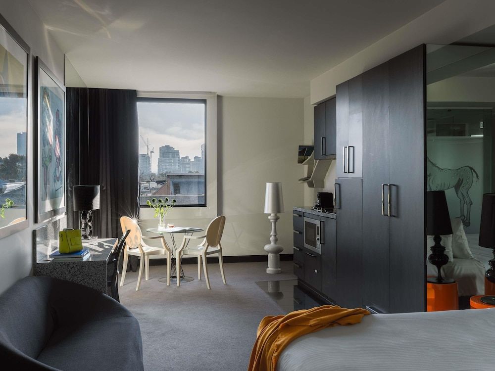 The Cullen Melbourne - Art Series Deluxe Studio, 2 Bedrooms 6