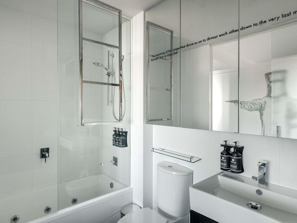 The Cullen Melbourne - Art Series Studio, Multiple Beds 3