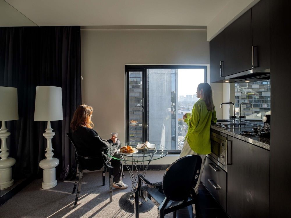 The Cullen Melbourne - Art Series Studio, 1 Queen Bed (Studio Suite) 6