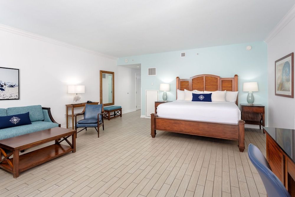 Executive Room, 1 King Bed, Balcony (Bay Front)