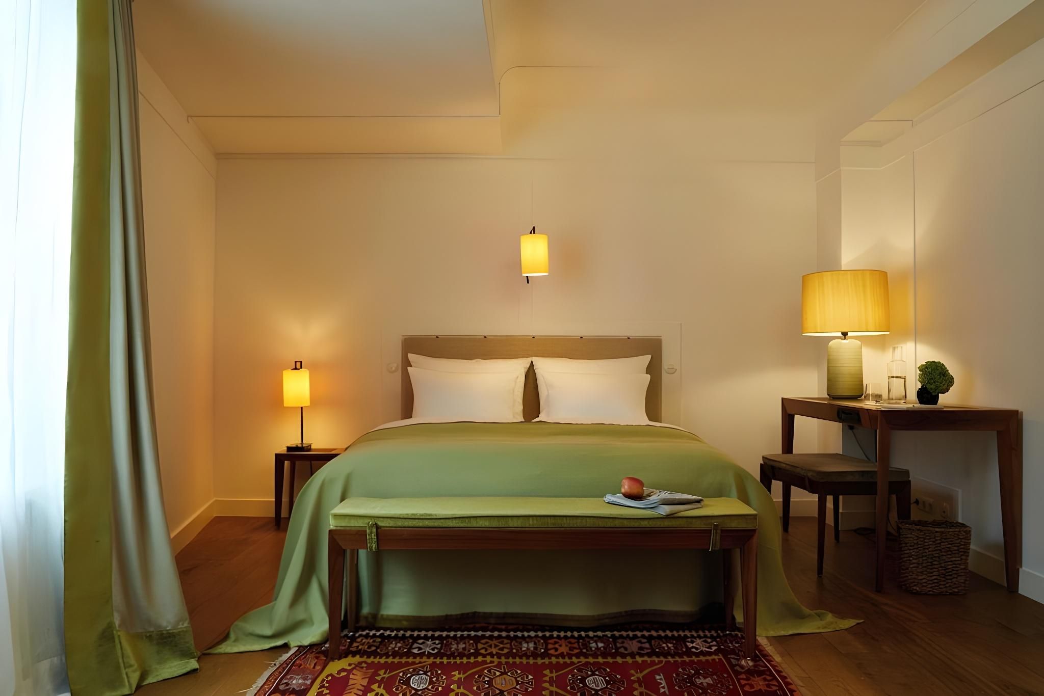 undefined Louis Hotel 4