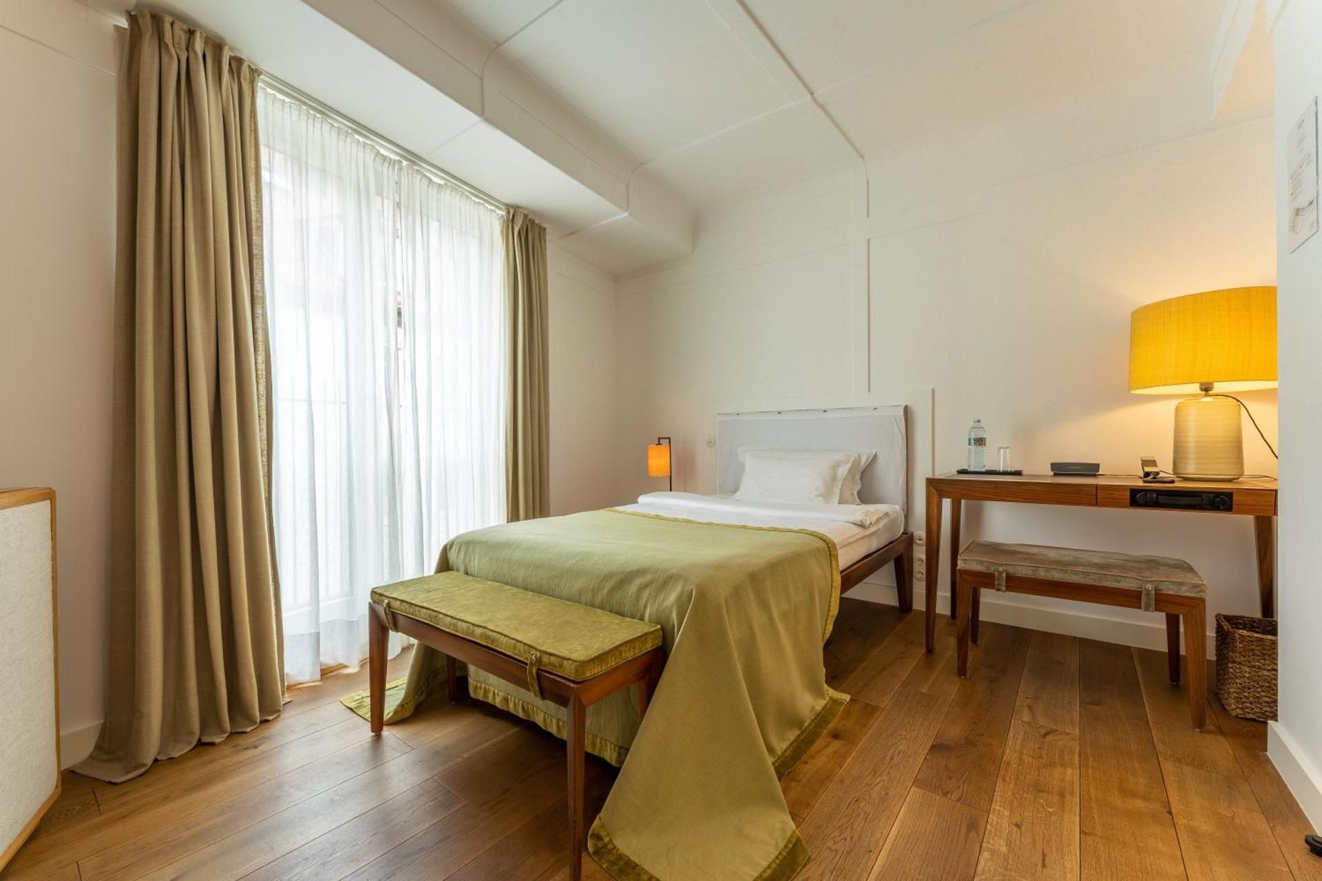 undefined Louis Hotel 3