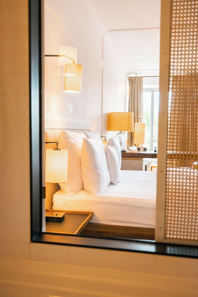 undefined Louis Hotel 10