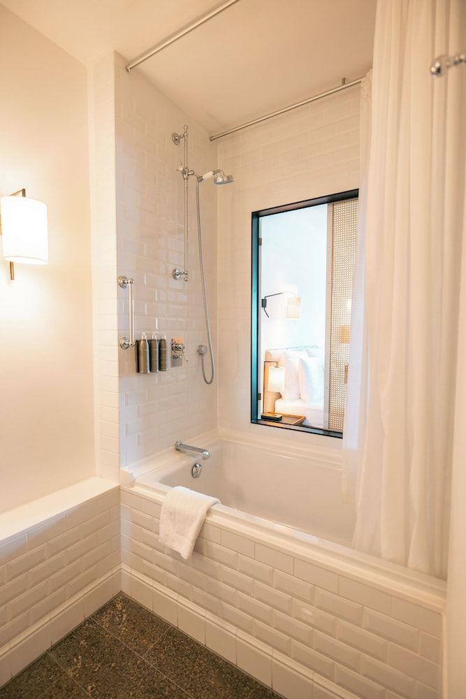 undefined Louis Hotel 7