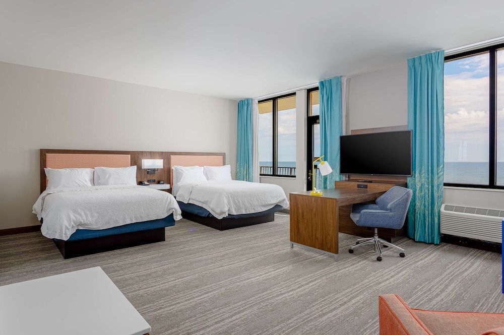 2 Queens Partial Beach view, Hearing Accessible, Studio Suite