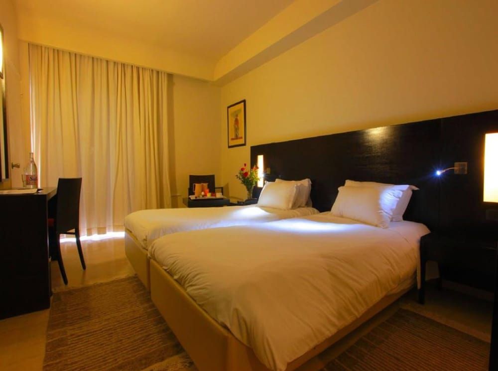 Ambassadeurs Hôtel Economy Double Room 4