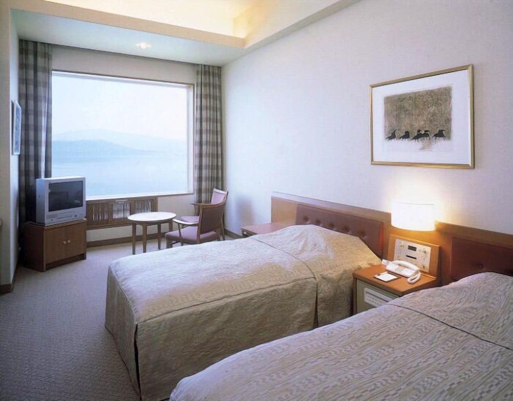 Twin Room, Smoking, Lake View