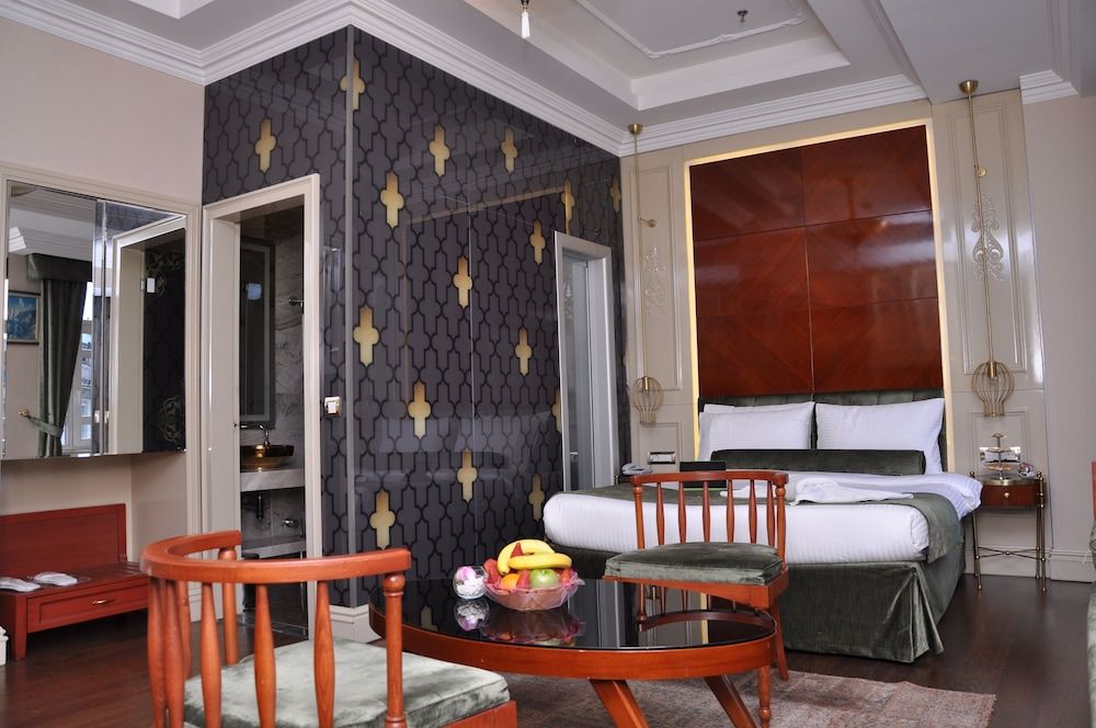 Deluxe Triple Room, 1 King Bed with Sofa bed, City View