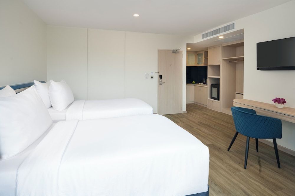 NH Boat Lagoon Phuket Resort Marina Superior Room