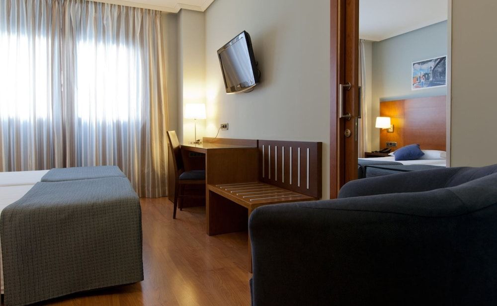 Hotel Porcel Avant Family Room (2 adults + 2 children) 9