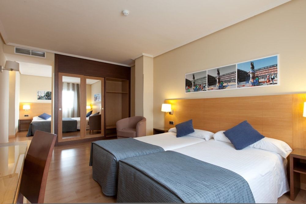 Hotel Porcel Avant Family Room (2 adults + 2 children) 8