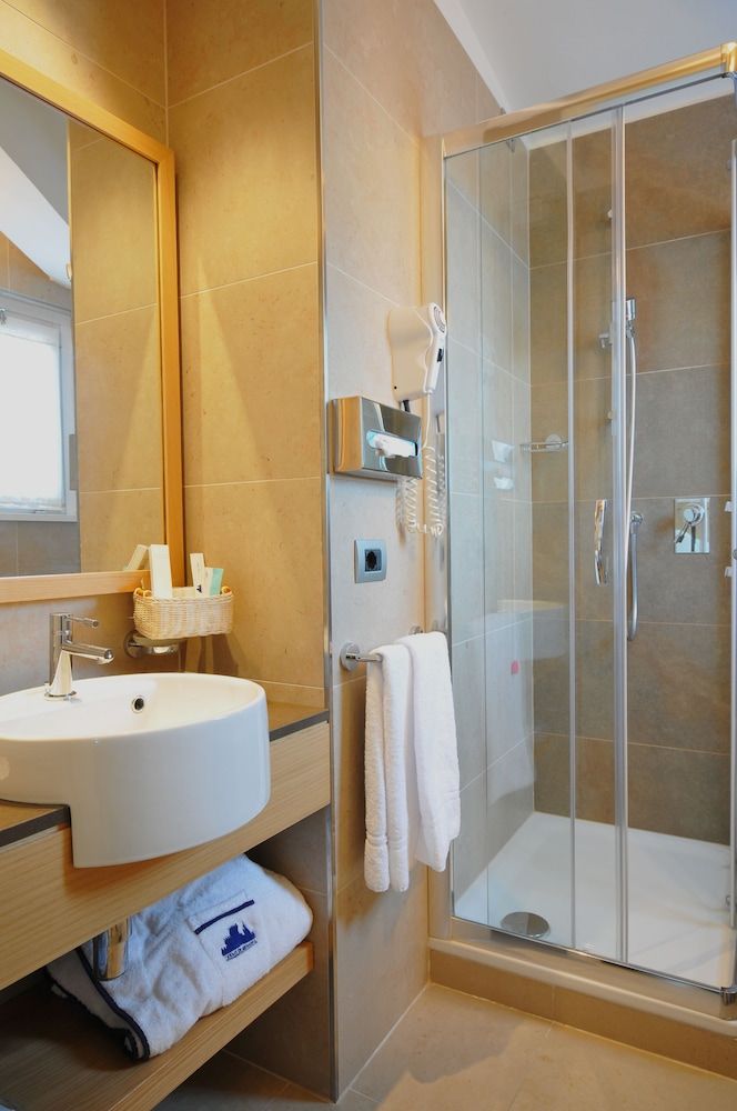 Hotel Sirmione Terme Deluxe Single Room, Balcony 5