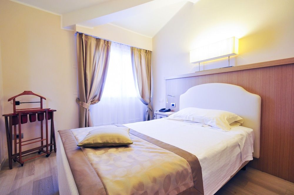 Hotel Sirmione Terme Deluxe Single Room, Balcony