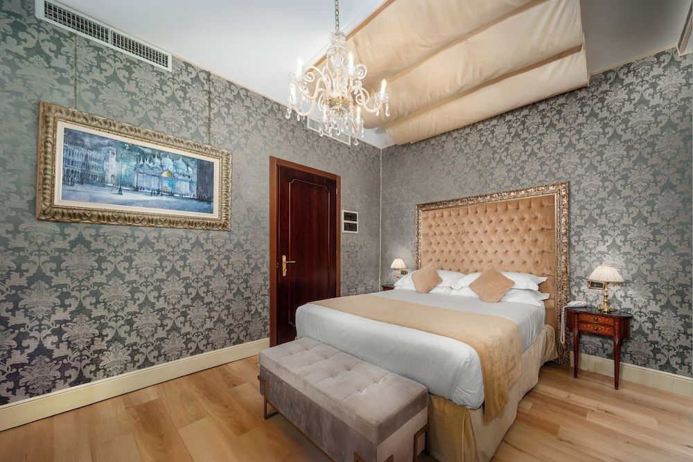 Palazzo Paruta & Wellness Apartments Superior Double or Twin Room 5